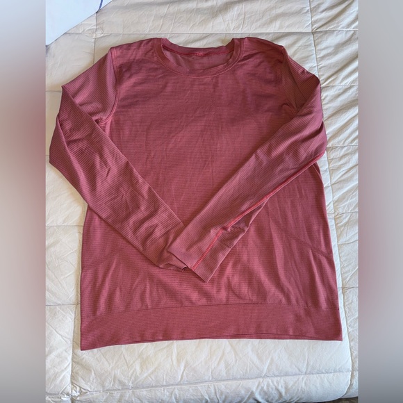 lululemon athletica Rose Long Sleeve Tee - Picture 1 of 3